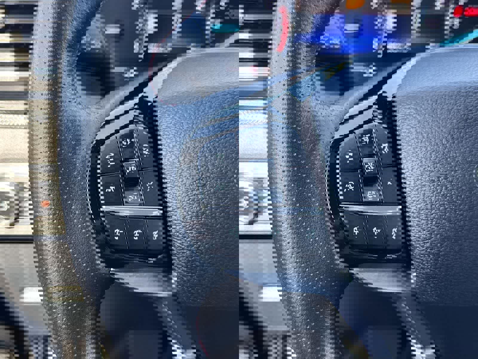 Used 2024 Ford Explorer ST-Line w/ Class IV Trailer Tow Package image 11