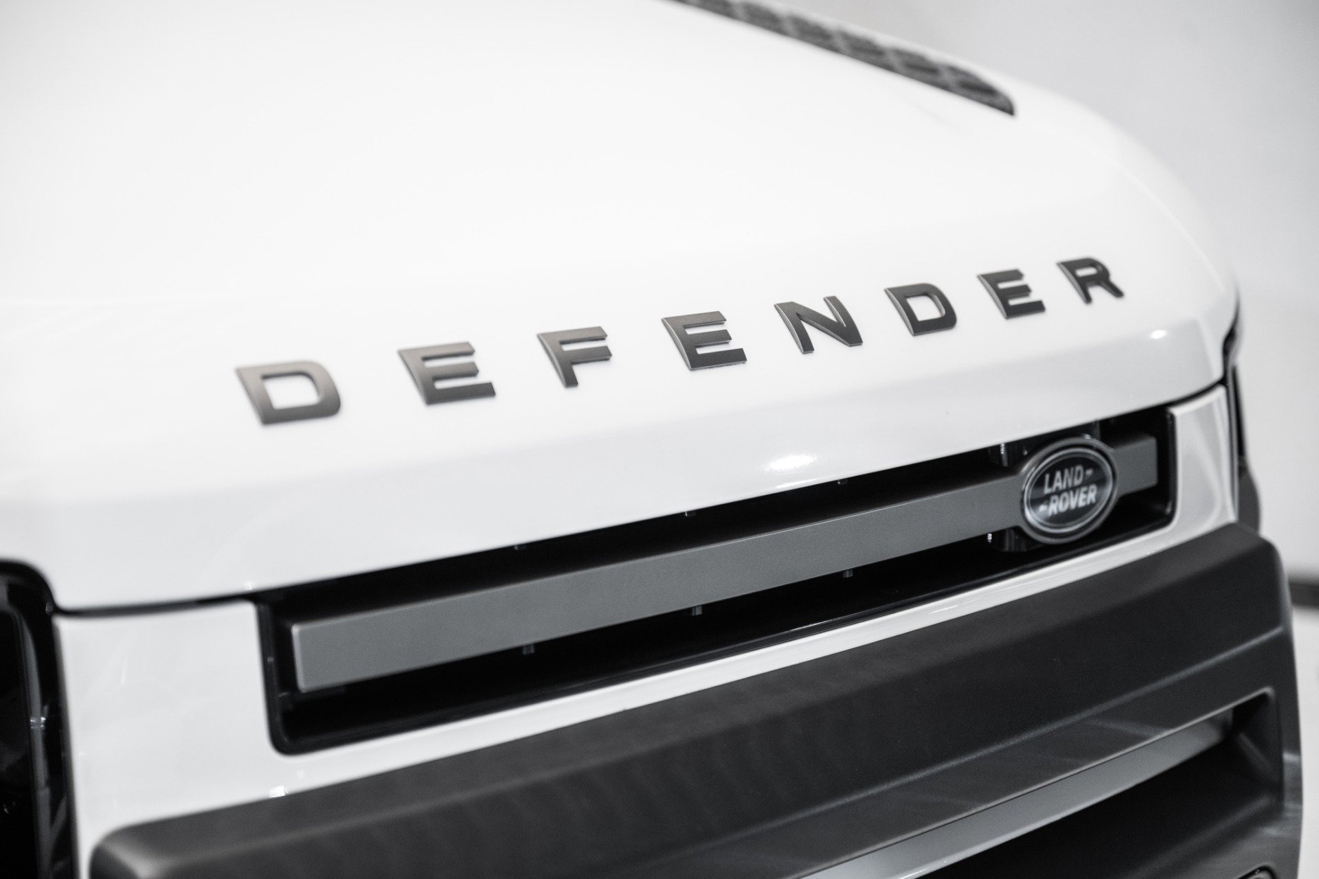 Used 2022 Land Rover Defender 110 X-Dynamic SE image 11