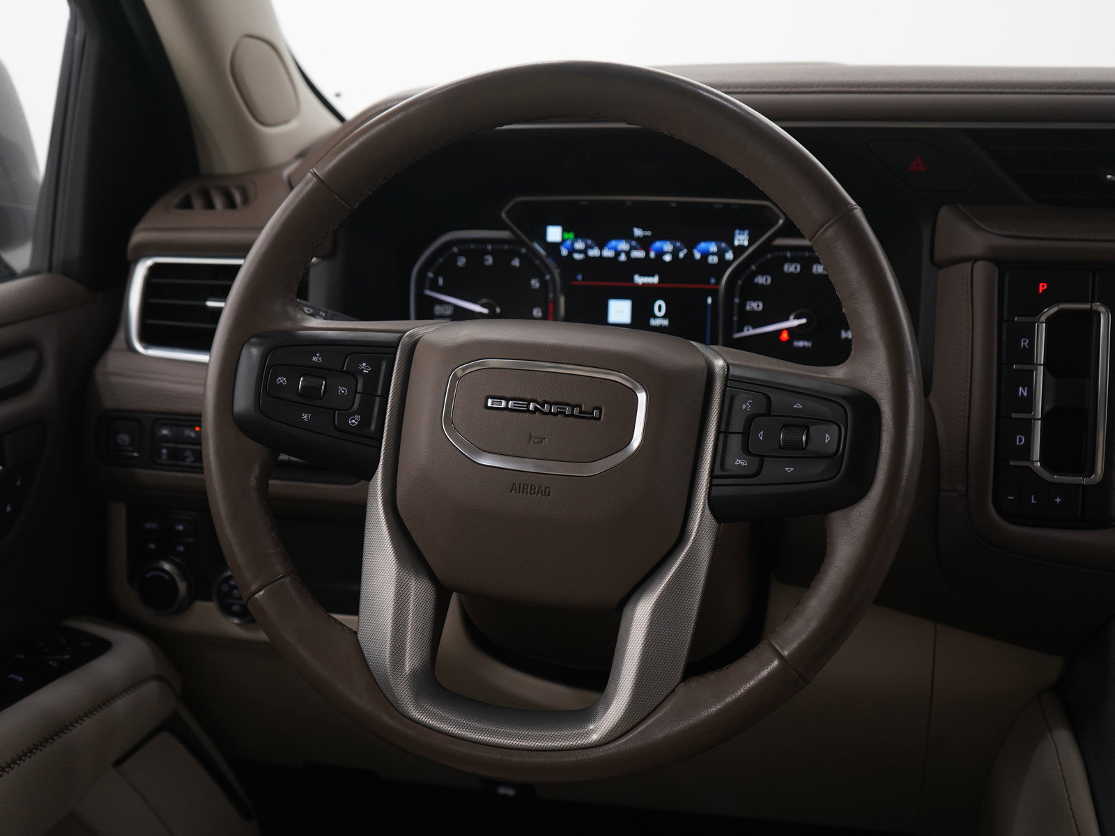 Used 2021 GMC Yukon Denali w/ Denali Premium Package image 18
