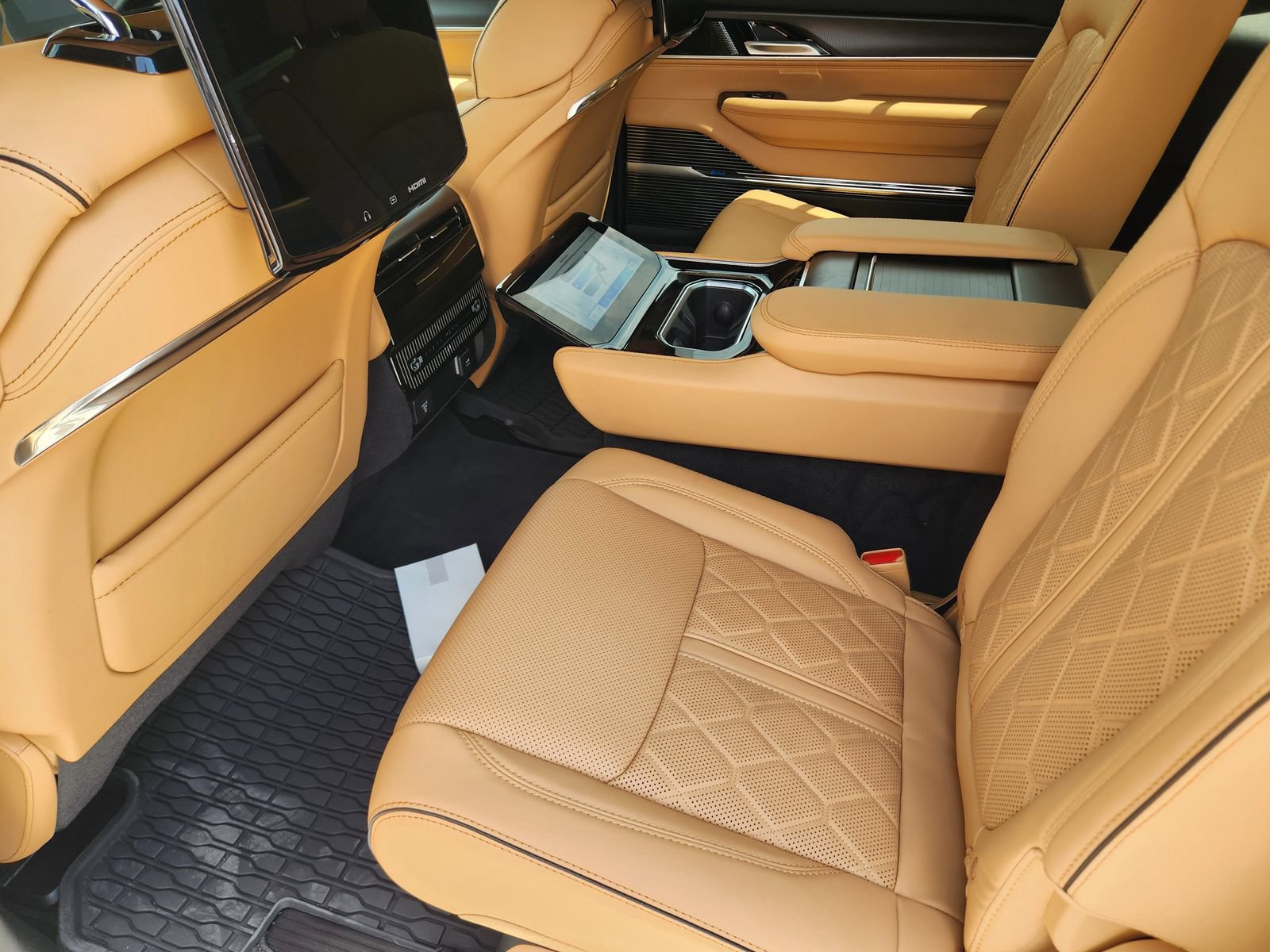 New 2026 Jeep Grand Wagoneer L Summit AWD/4WD image 22