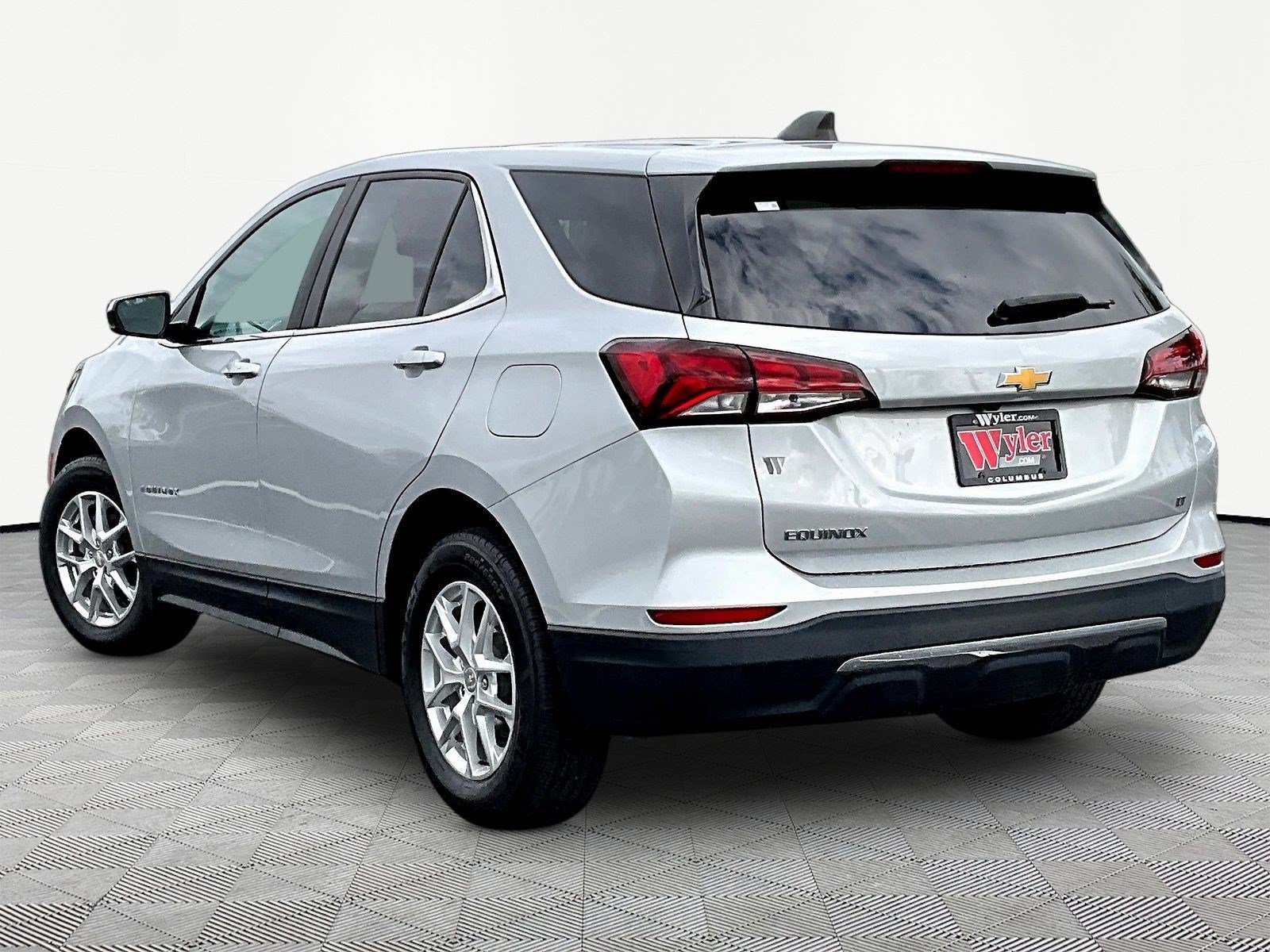 Used 2022 Chevrolet Equinox LT FWD image 4