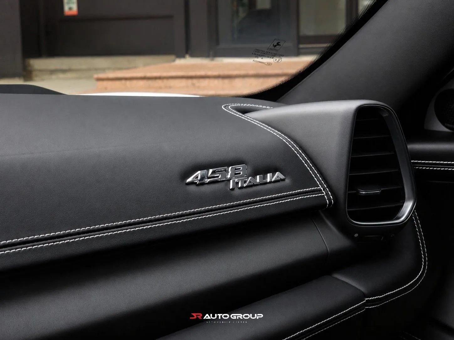 Used 2015 Ferrari 458 Italia Coupe RWD image 40
