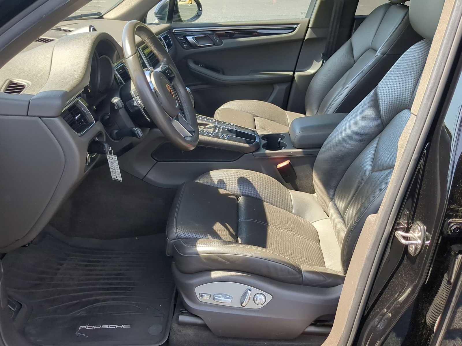 Used 2017 Porsche Macan AWD/4WD image 14