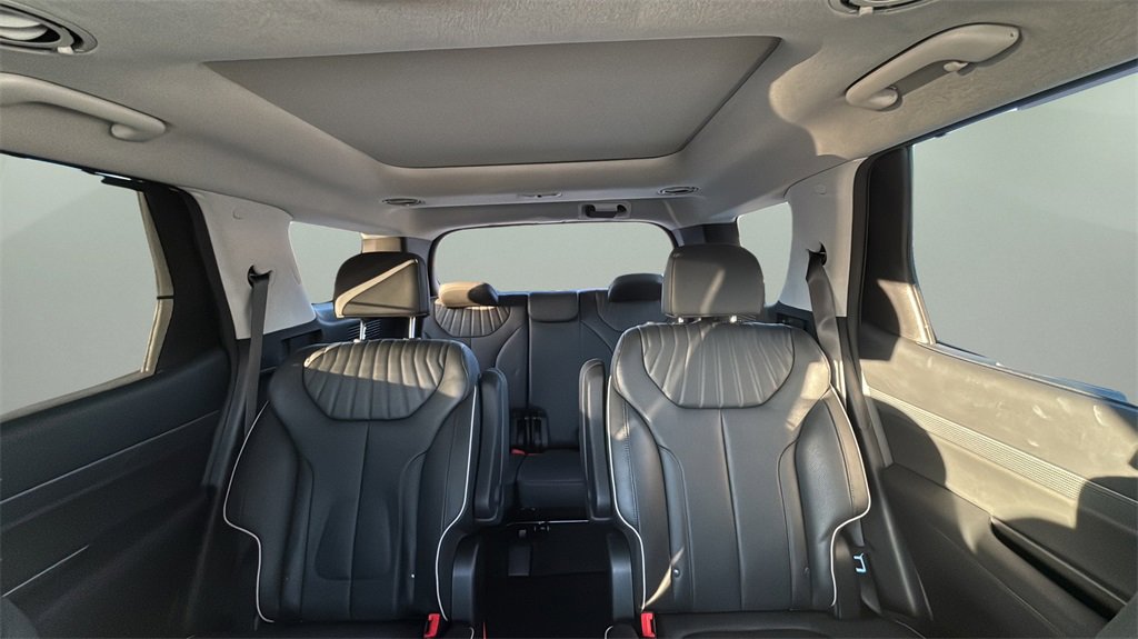 Used 2024 Hyundai Palisade Limited image 11