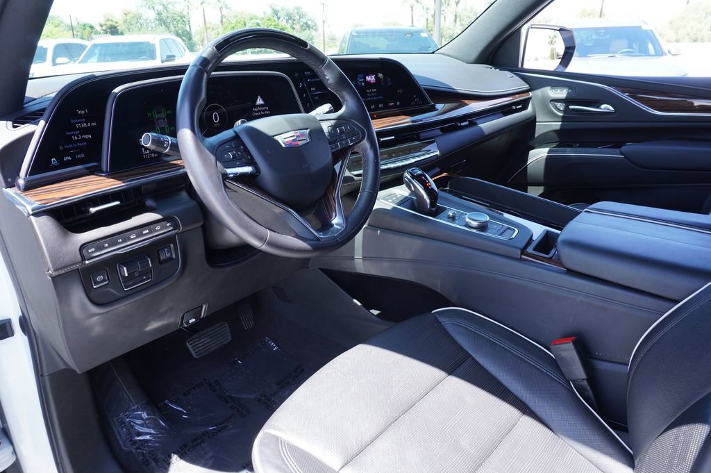 Used 2022 Cadillac Escalade Premium Luxury w/ Performance Package AWD/4WD image 18