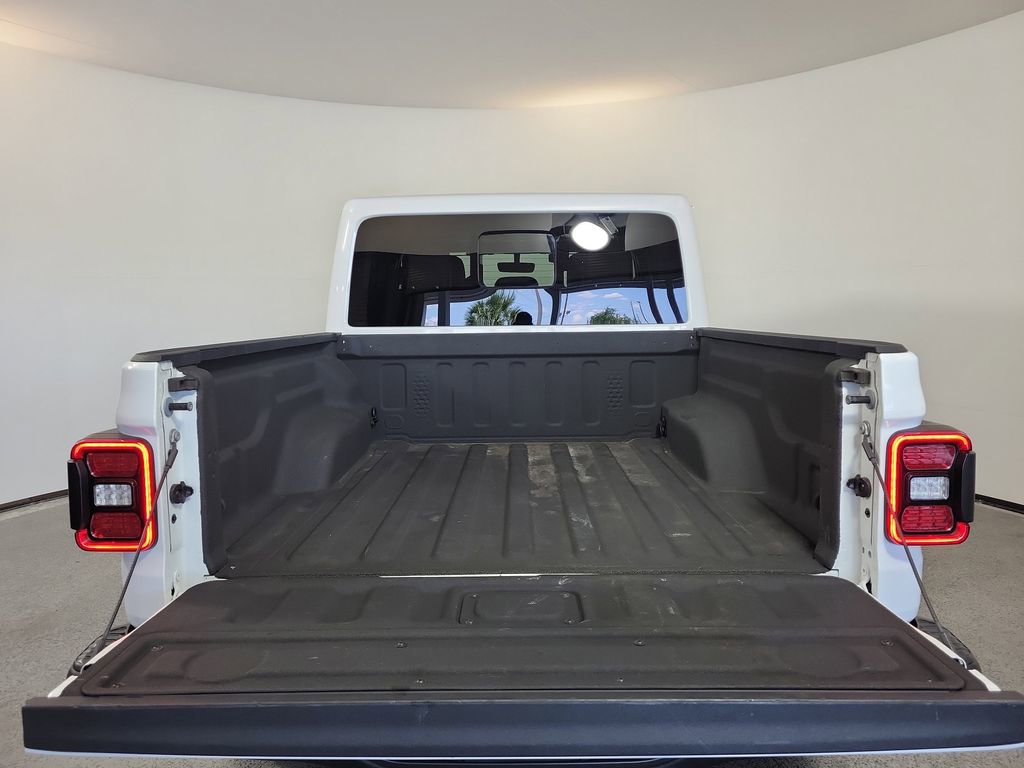 Used 2023 Jeep Gladiator Rubicon AWD/4WD image 24