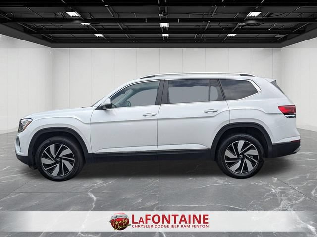 Used 2024 Volkswagen Atlas SEL AWD/4WD image 2
