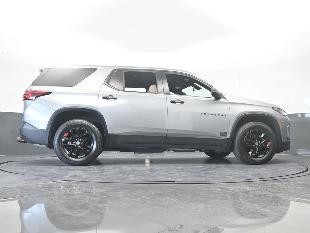 Used 2023 Chevrolet Traverse LS image 59