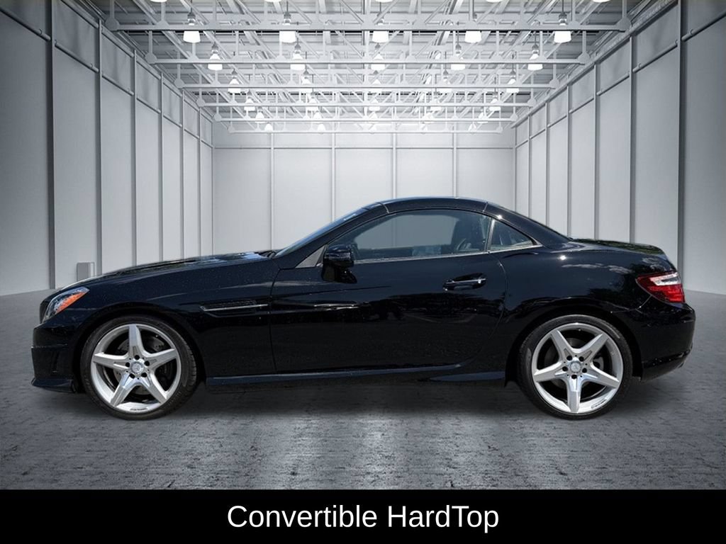 Used 2016 Mercedes-Benz SLK 300 image 2