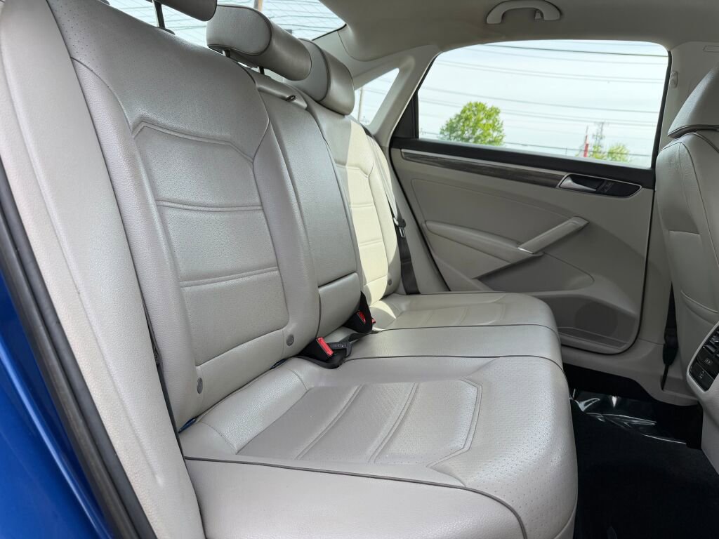 Used 2017 Volkswagen Passat 1.8T SE FWD image 25