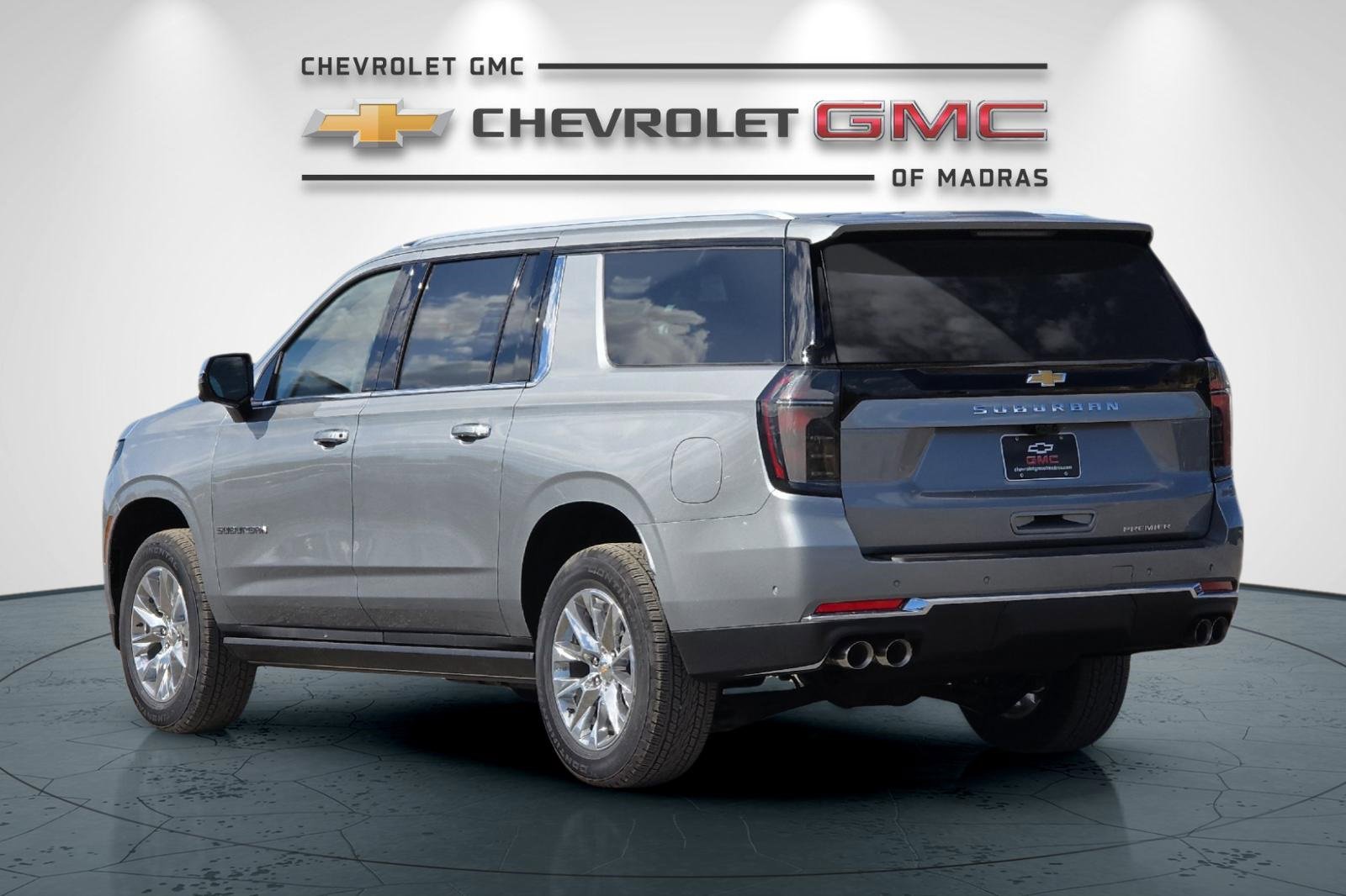 New 2026 Chevrolet Suburban Premier image 5