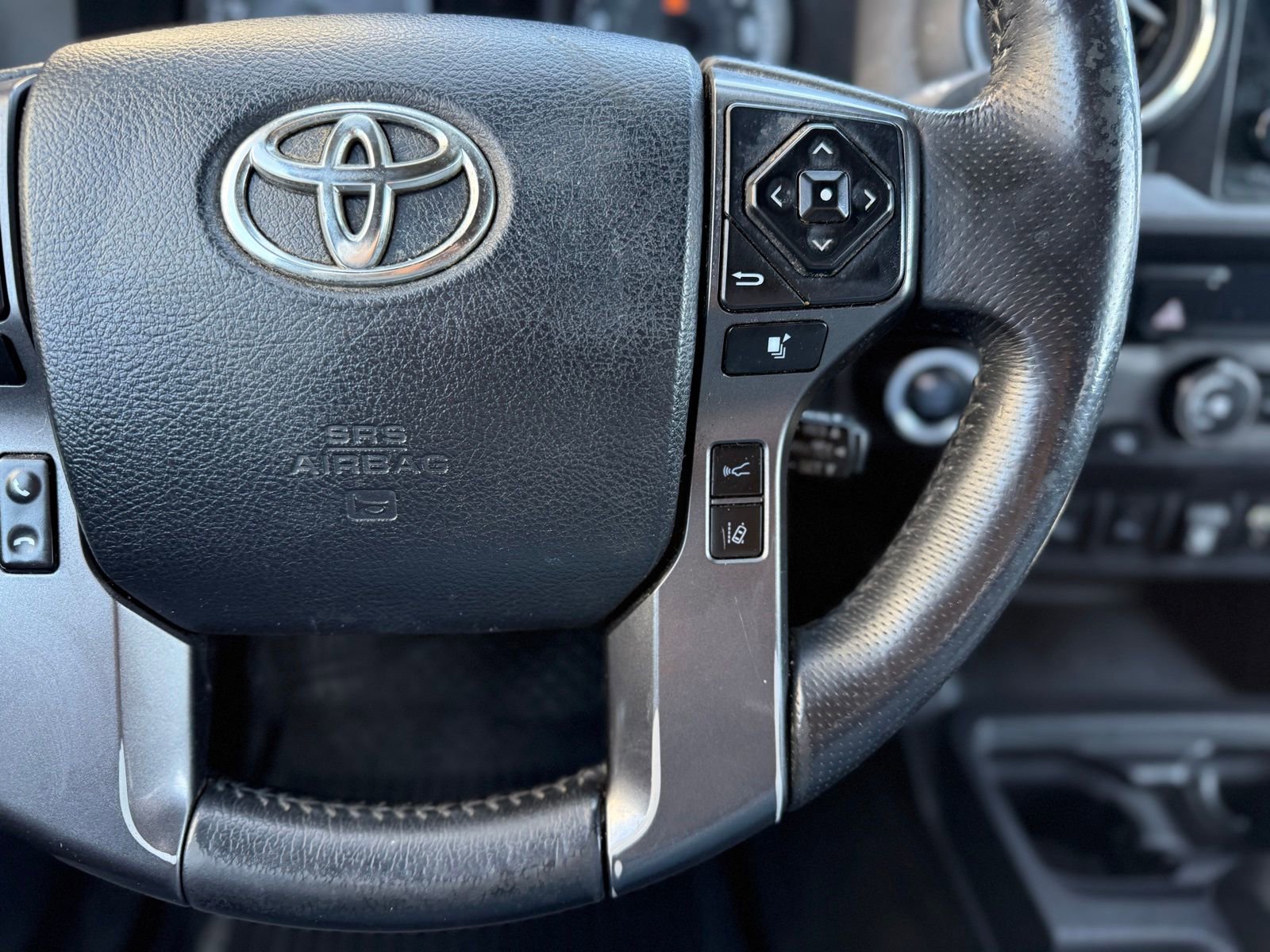 Used 2019 Toyota Tacoma TRD Off-Road w/ Technology Package image 26