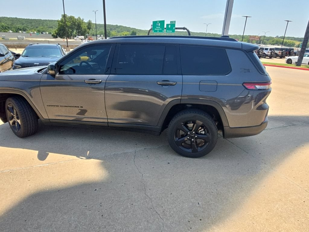 Used 2021 Jeep Grand Cherokee L Laredo AWD/4WD image 6