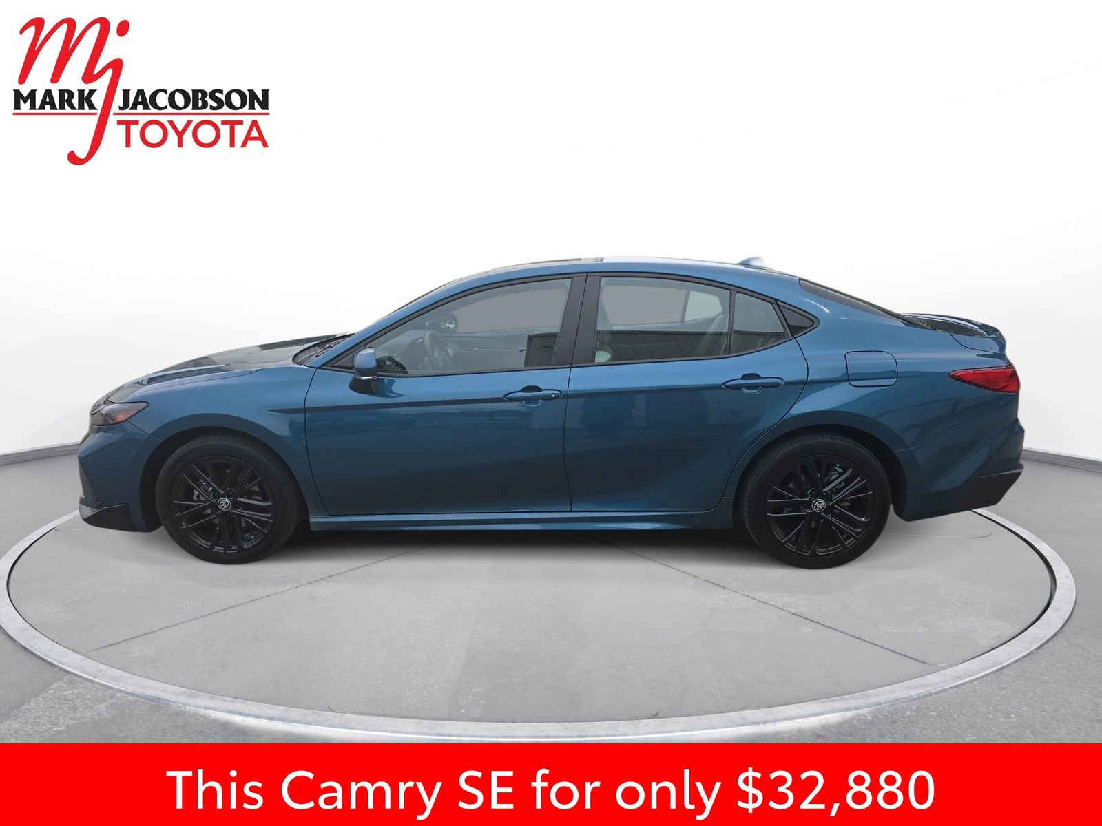 Used 2025 Toyota Camry SE w/ Convenience Package image 14