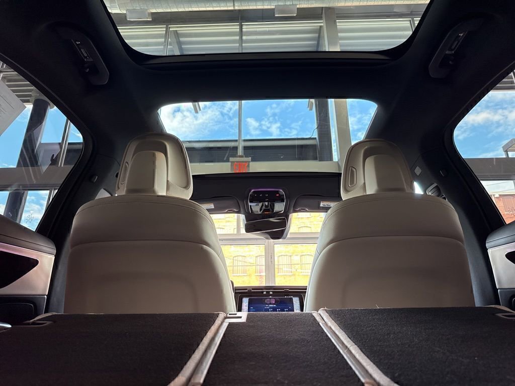 Used 2025 Mercedes-Benz E 350 4MATIC Sedan image 32
