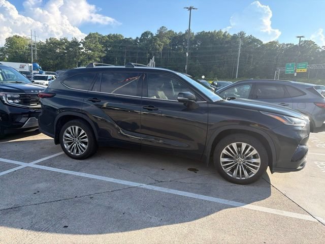 Used 2024 Toyota Highlander Platinum AWD/4WD image 8