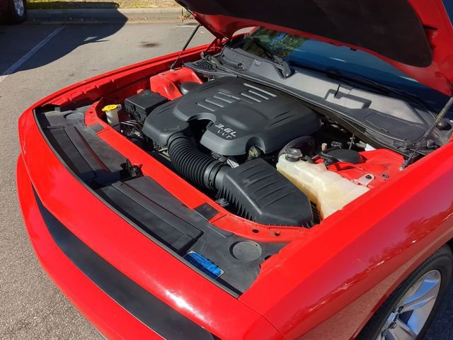 Used 2023 Dodge Challenger SXT image 38