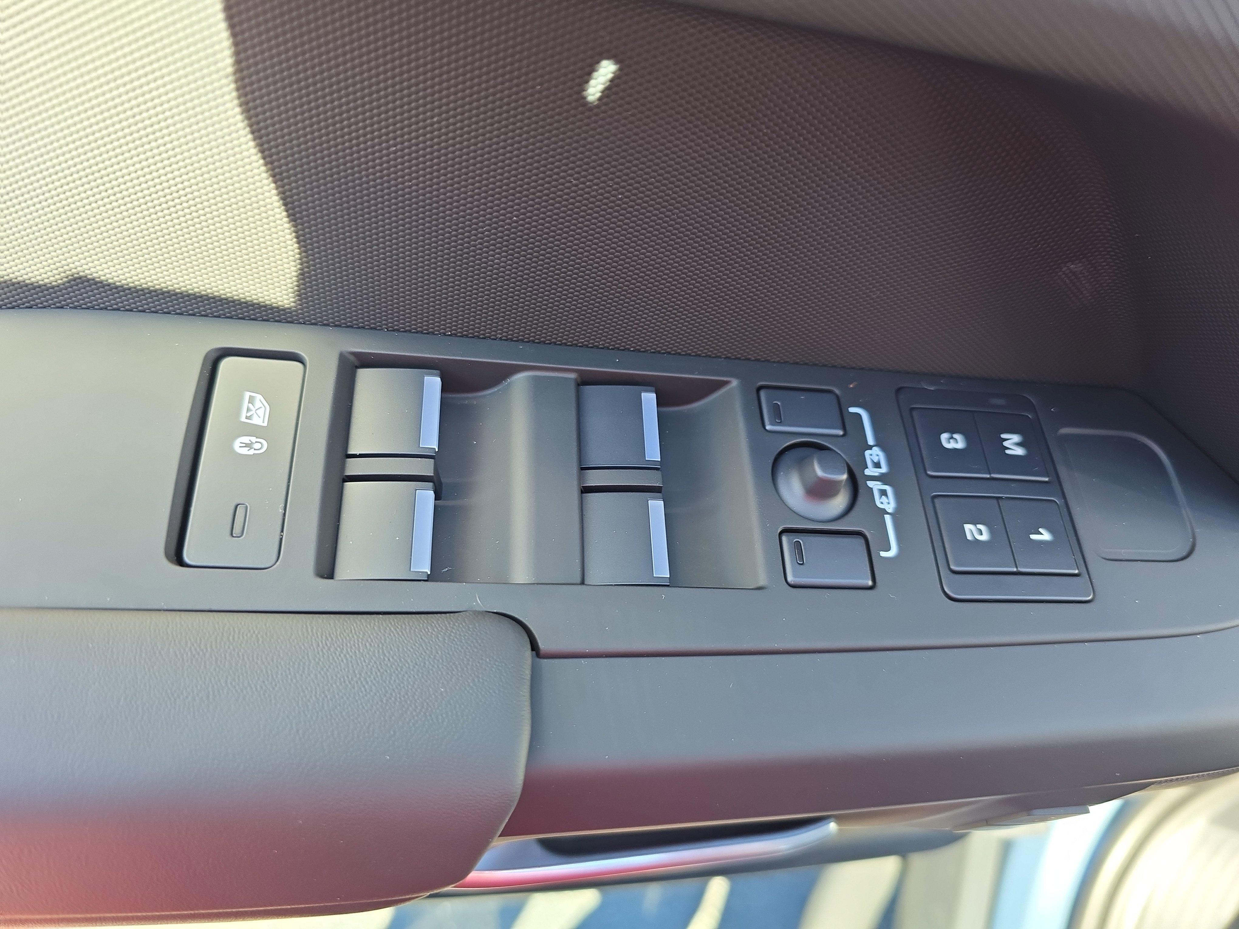 New 2026 Land Rover Defender 110 S image 26