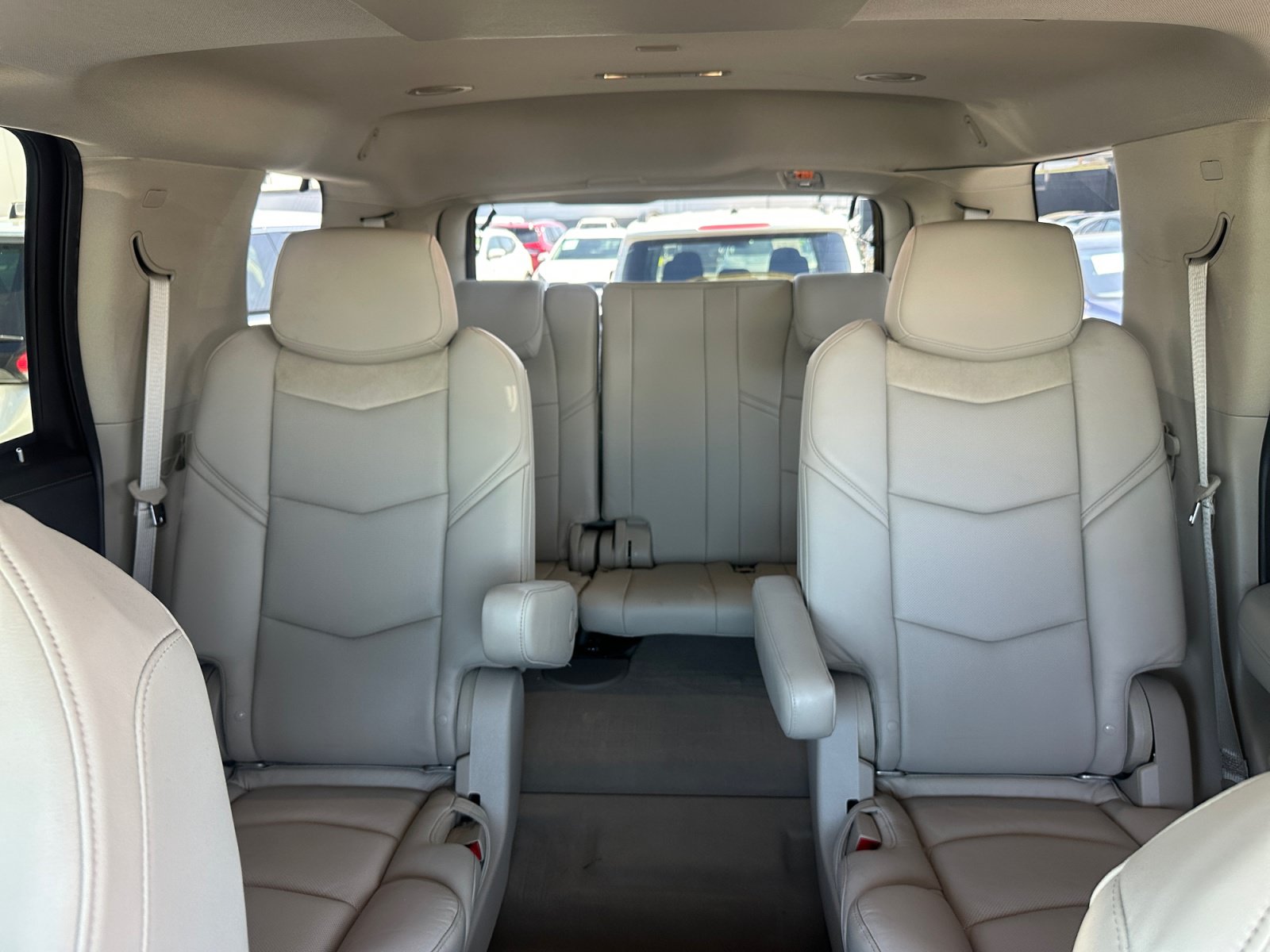 Used 2020 Cadillac Escalade Luxury AWD/4WD image 30