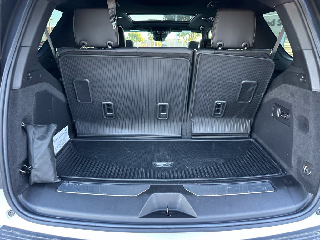 Used 2023 Cadillac Escalade Premium Luxury w/ LPO, Floor Liner Package AWD/4WD image 12