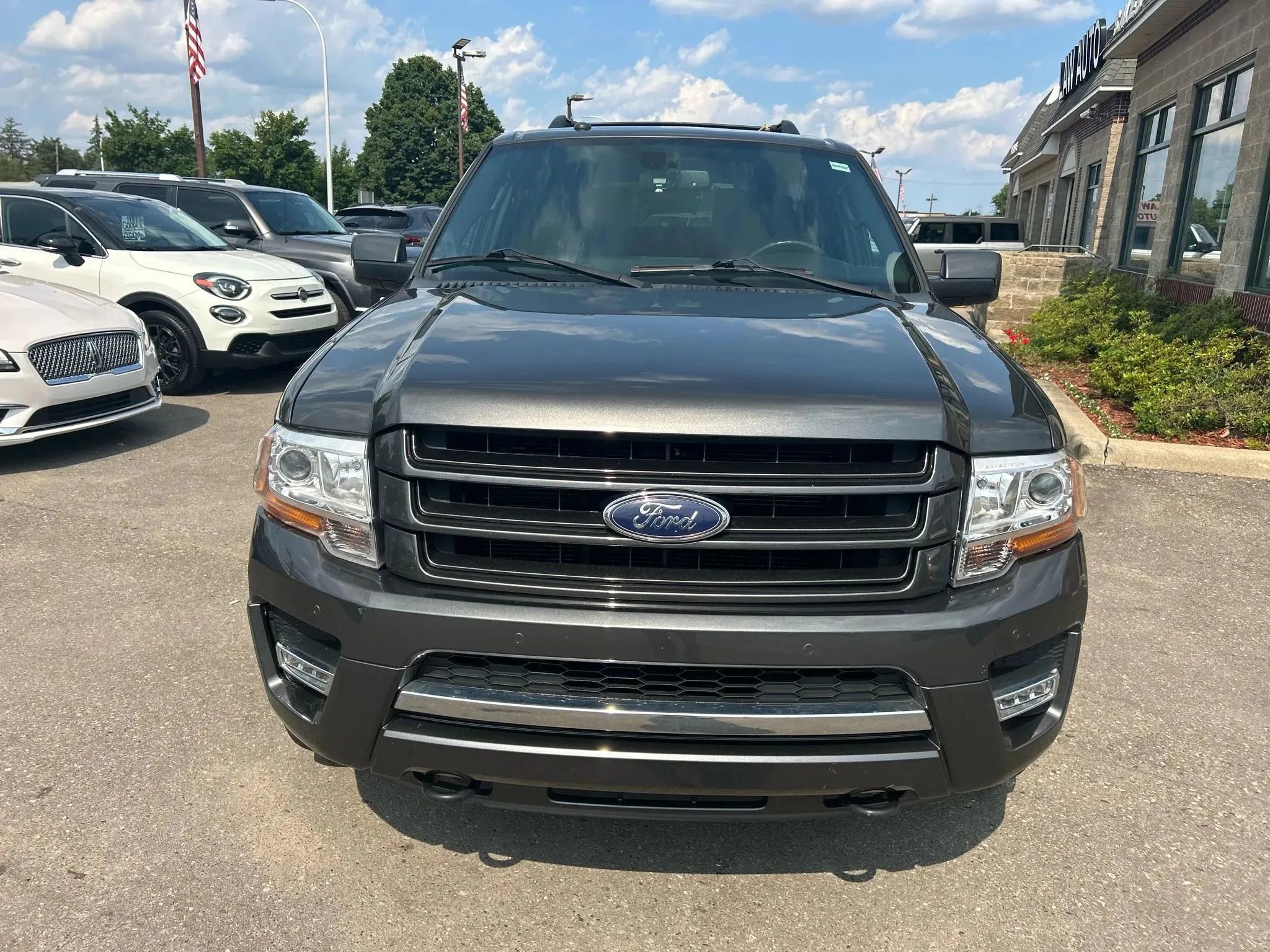 Used 2017 Ford Expedition Limited w/ Equipment Group 301A image 2