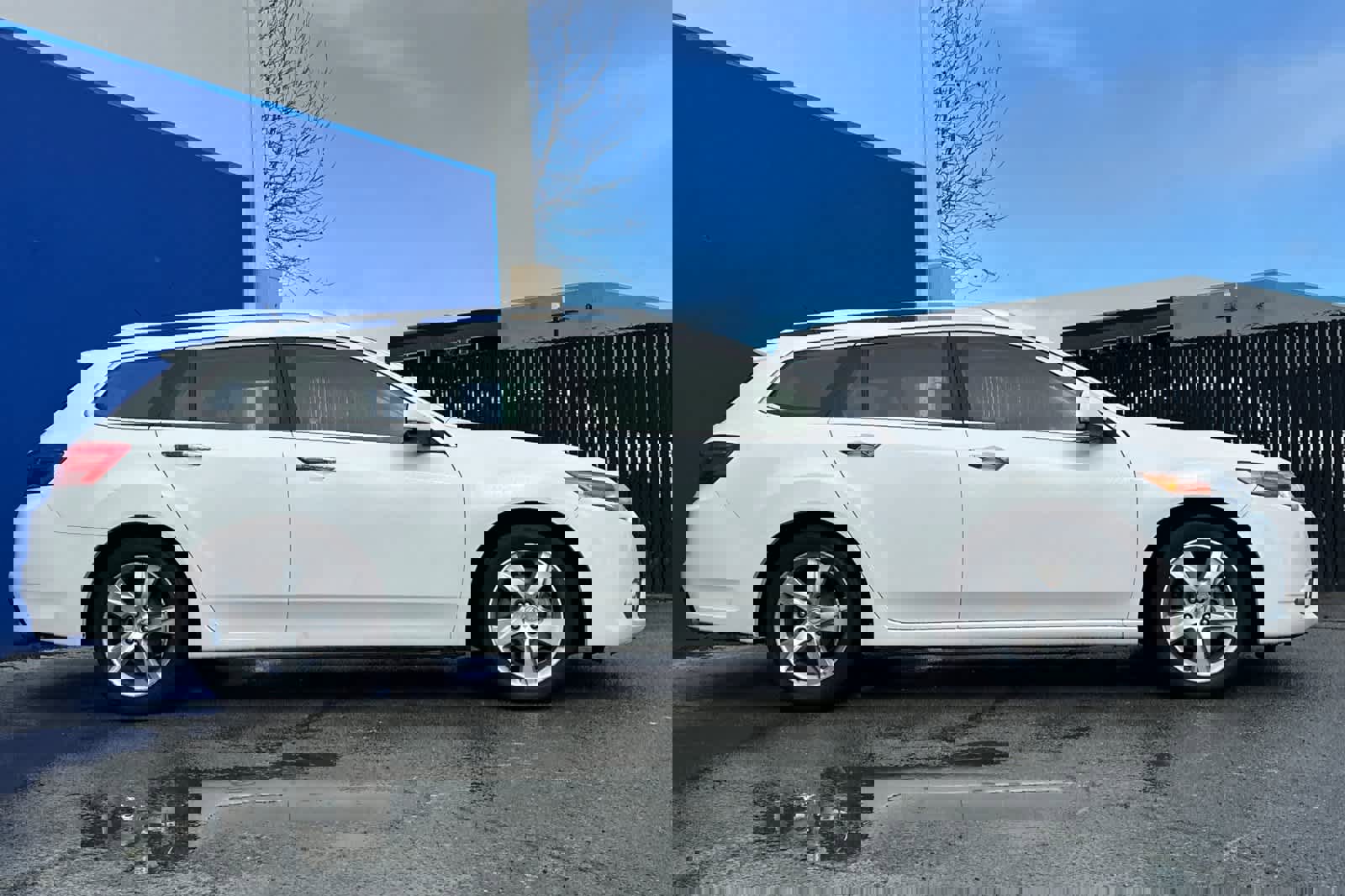 Used 2013 Acura TSX w/ Technology Package image 2