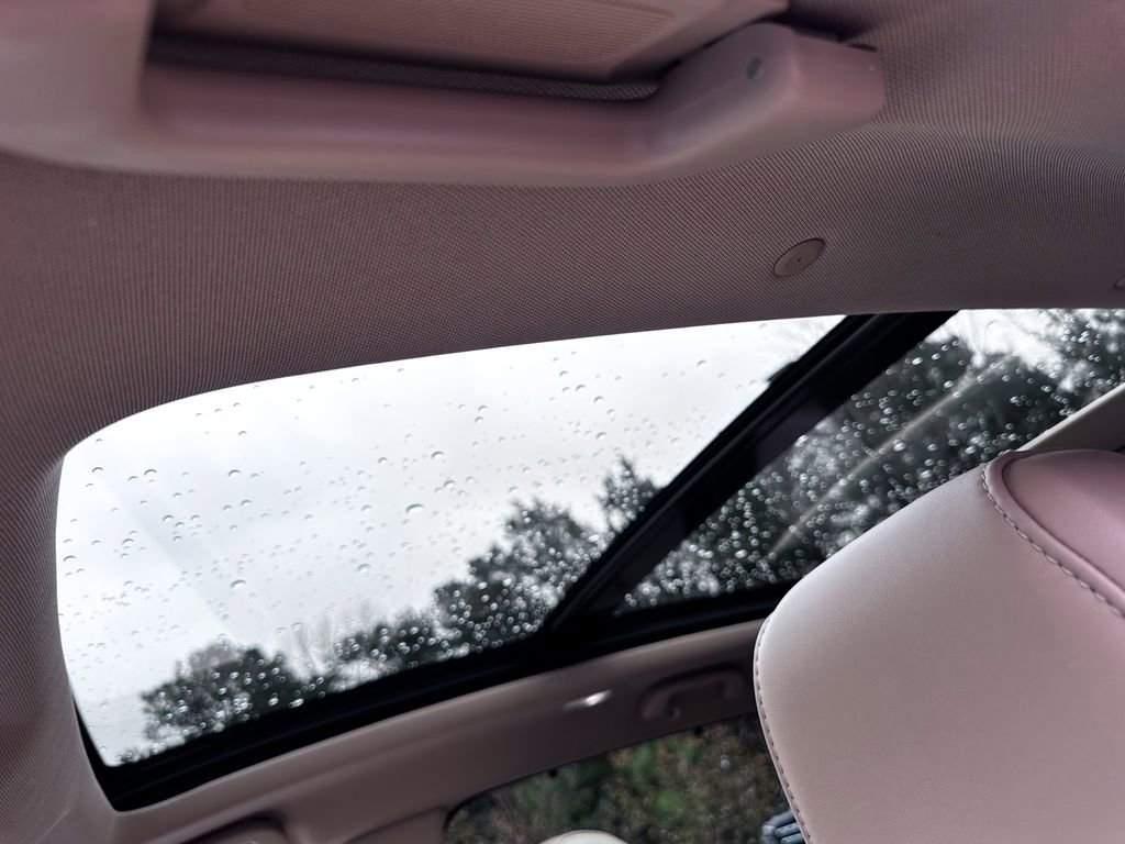 Used 2024 Acura MDX SH-AWD w/ Technology Package image 10