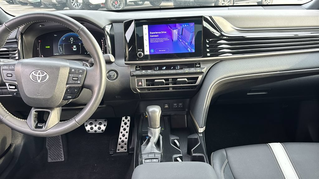 Used 2025 Toyota Camry SE FWD image 7