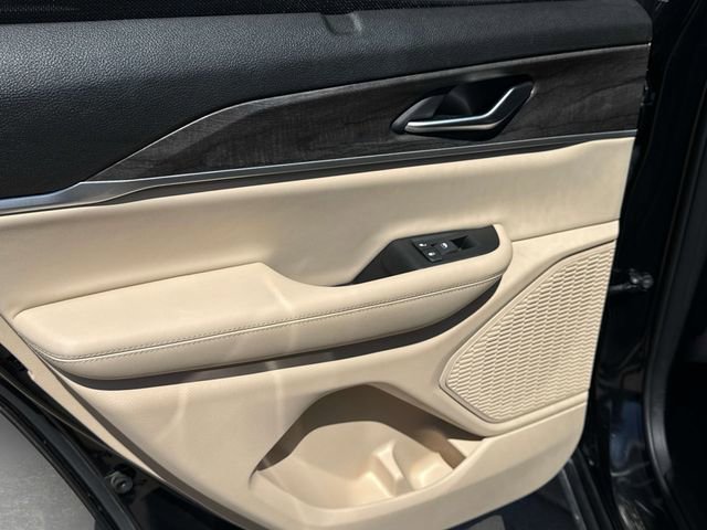 Used 2025 Jeep Grand Cherokee Limited w/ Luxury Tech Group II AWD/4WD image 12