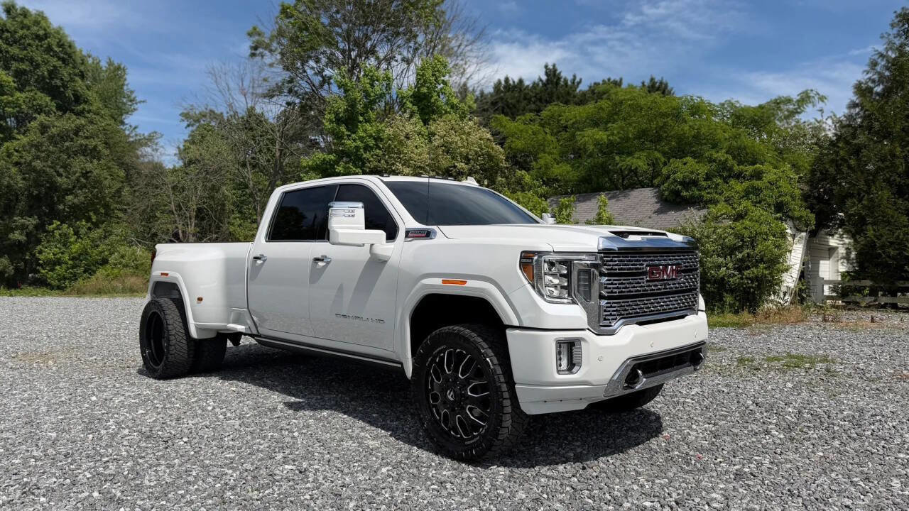 Used 2023 GMC Sierra 3500 Denali w/ Technology Package AWD/4WD image 1