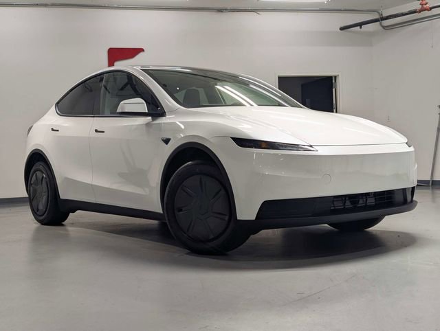 Used 2026 Tesla Model Y 2WD image 2