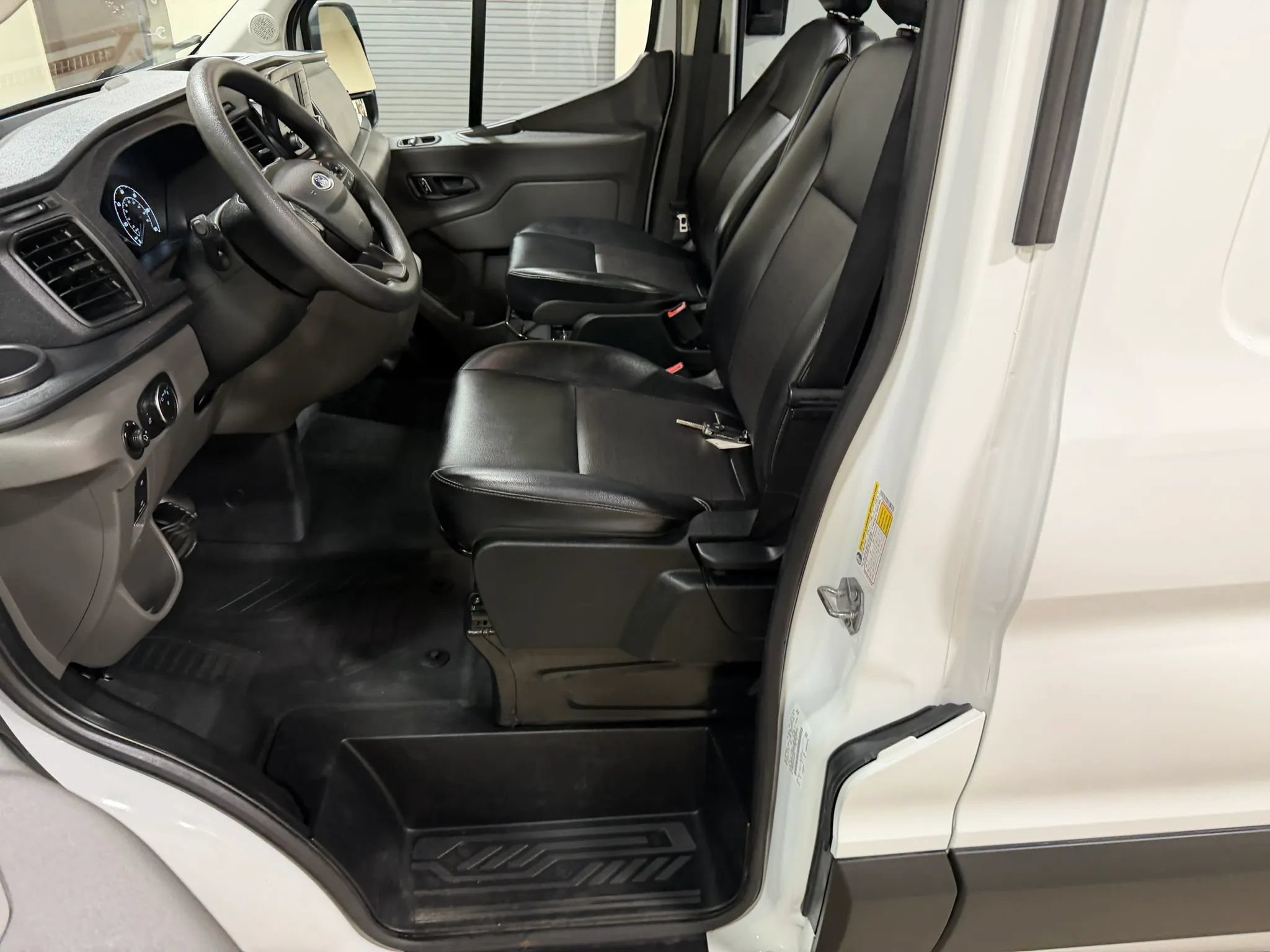 Used 2025 Ford Transit 250 148 Medium Roof RWD image 35