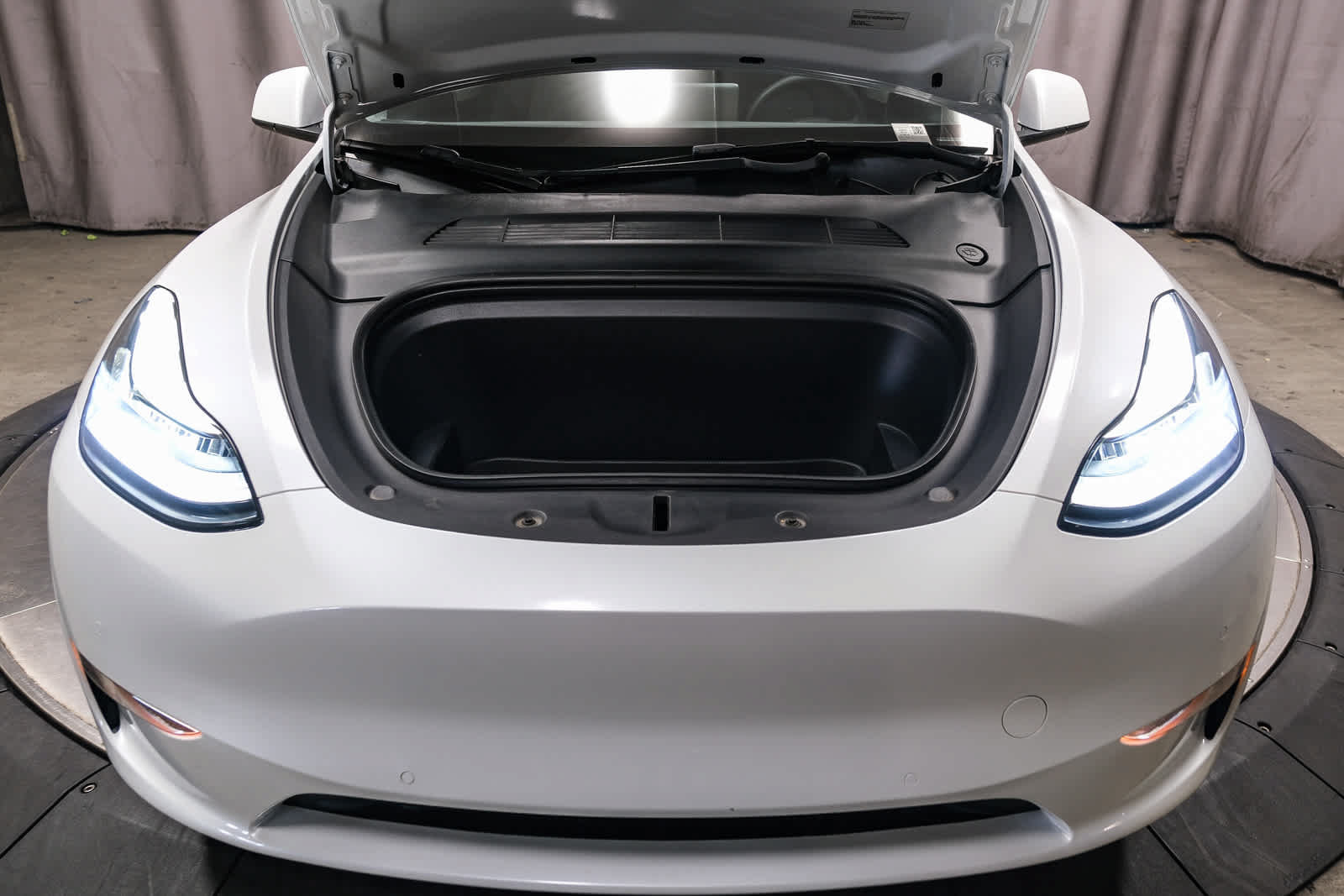 Used 2022 Tesla Model Y Long Range AWD/4WD image 30