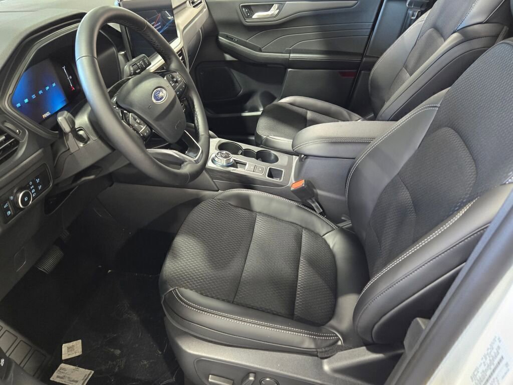 New 2025 Ford Escape SE image 31