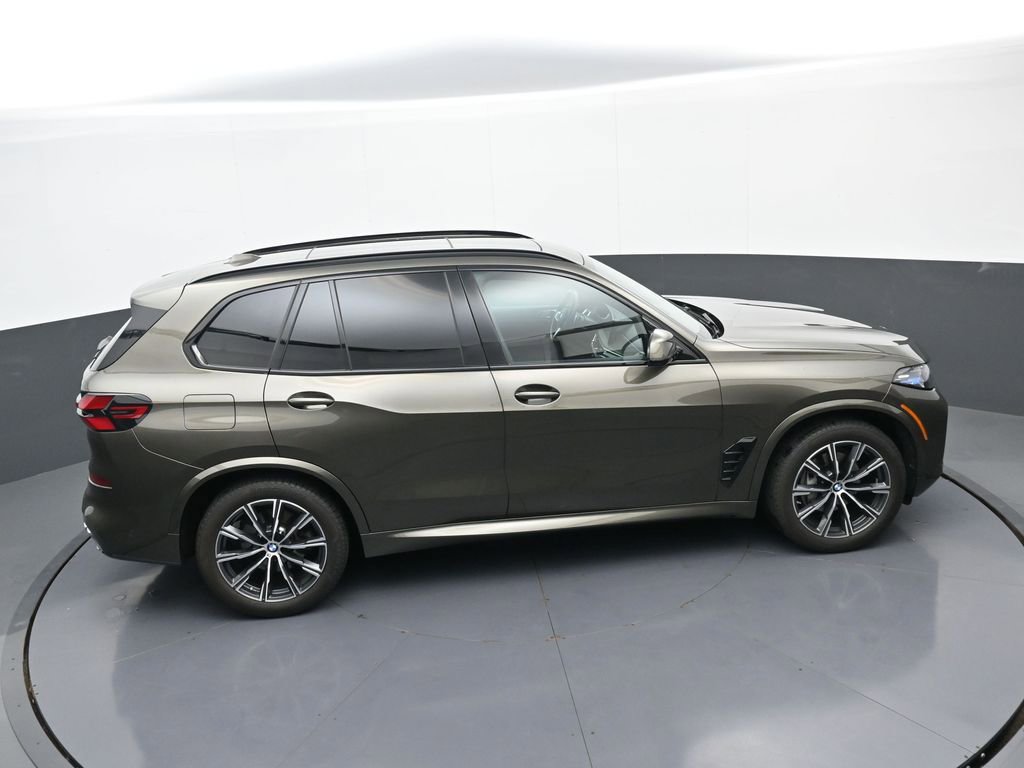 Used 2024 BMW X5 xDrive40i w/ Executive Package image 39