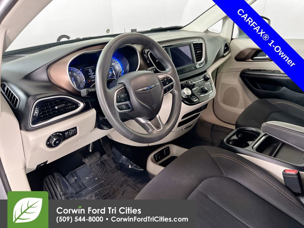 Used 2018 Chrysler Pacifica Touring Plus w/ Tire & Wheel Group image 3