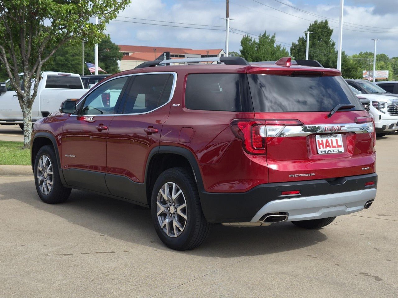 Certified 2022 GMC Acadia SLT w/ Technology Package AWD/4WD image 4