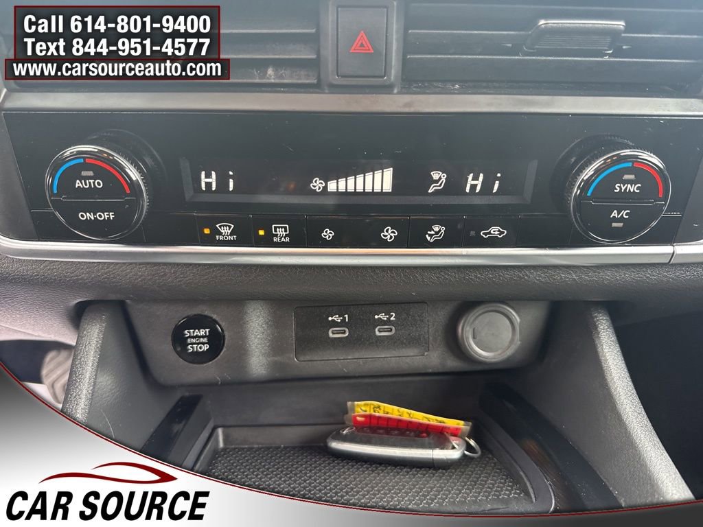 Used 2024 Nissan Rogue SV image 25