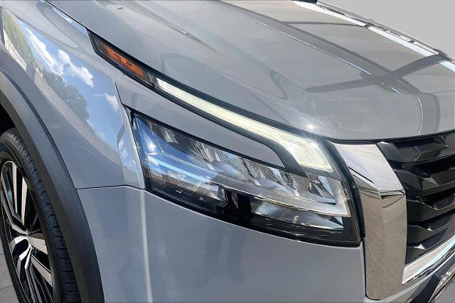 Certified 2023 Nissan Pathfinder Platinum FWD image 28