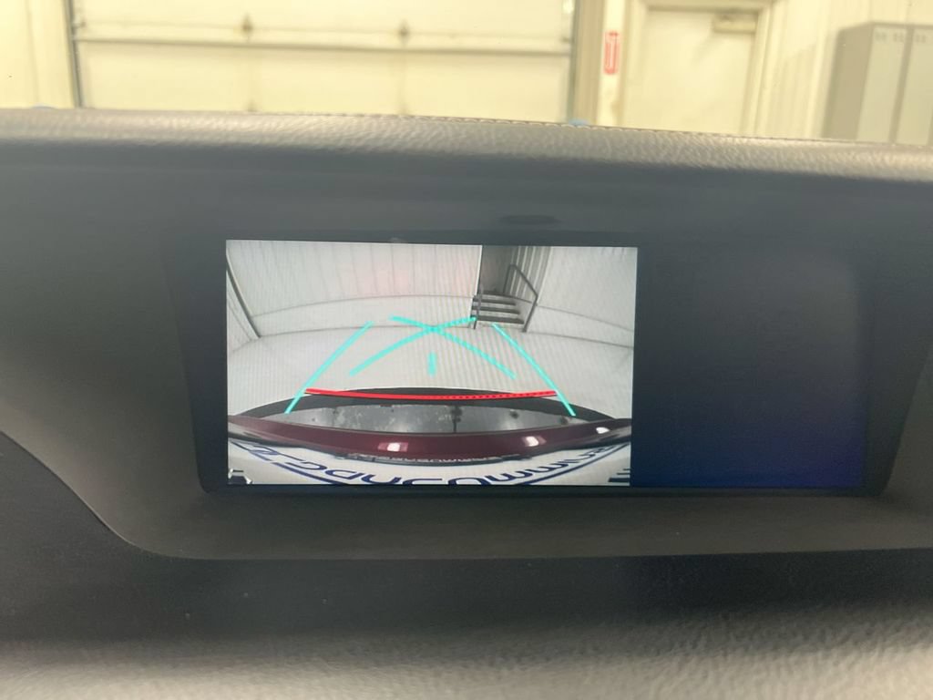 Used 2017 Lexus GS 200t w/ Preferred Accessory Package RWD image 16