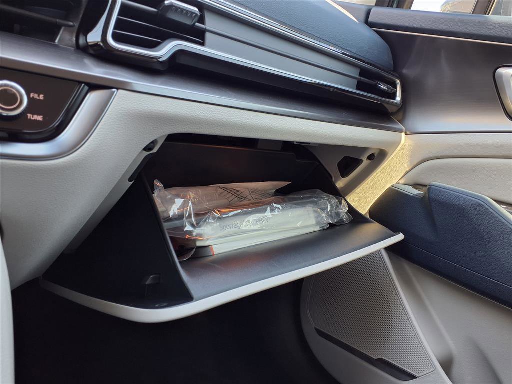 Used 2025 Kia Sportage EX image 29