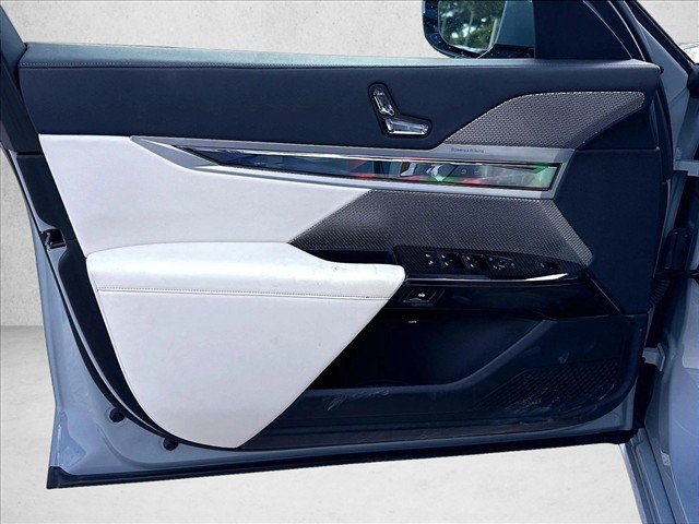 Certified 2024 BMW 740i RWD image 17