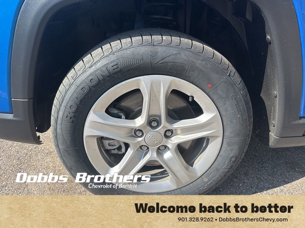 Used 2023 Jeep Compass Sport image 8