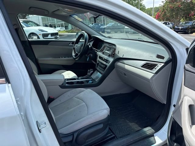 Used 2015 Hyundai Sonata SE FWD image 16