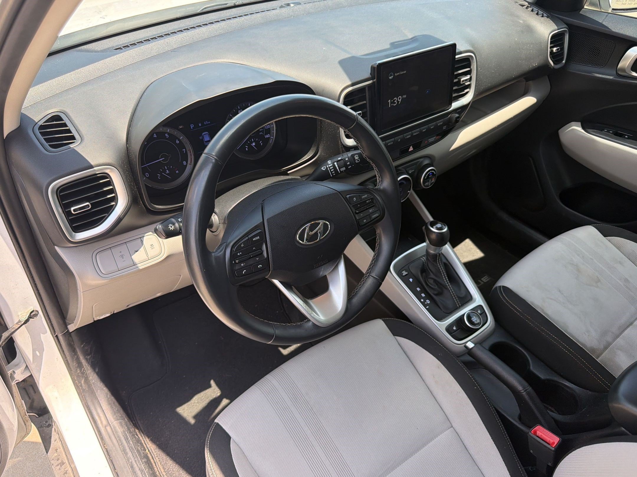 Used 2021 Hyundai Venue SEL w/ Premium Package FWD image 25