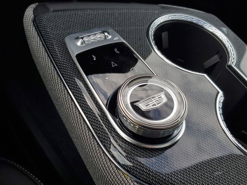 New 2026 Cadillac Optiq Luxury 1 image 34