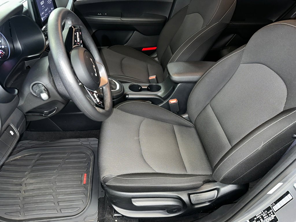 Used 2024 Kia Forte LXS image 5