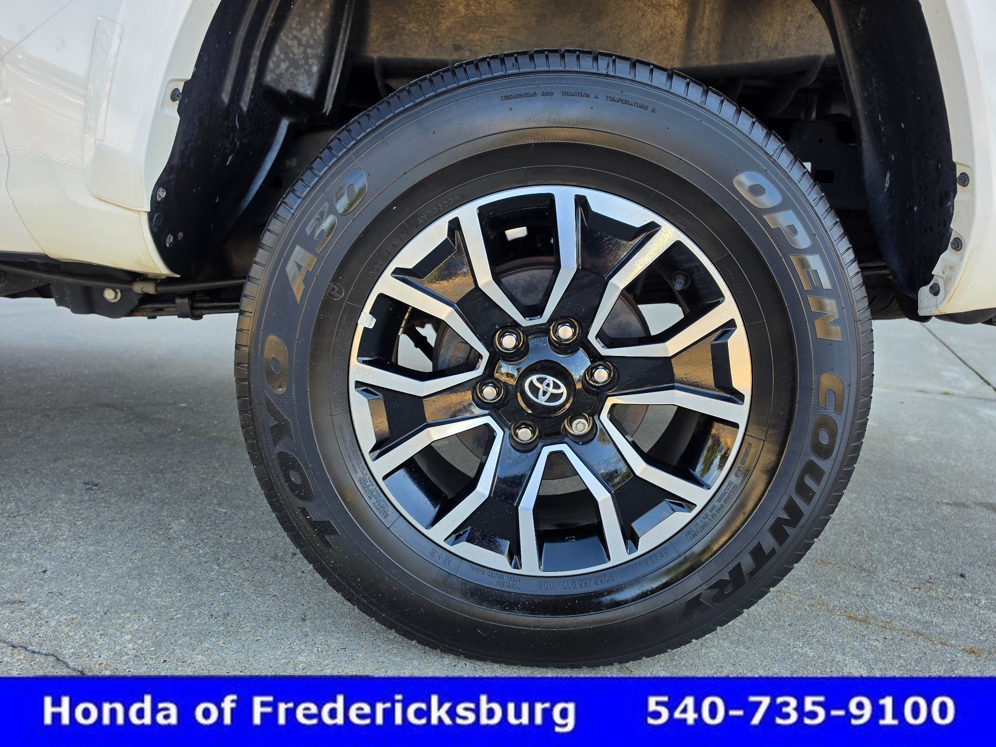 Used 2023 Toyota Tacoma TRD Sport w/ Technology Package AWD/4WD image 16