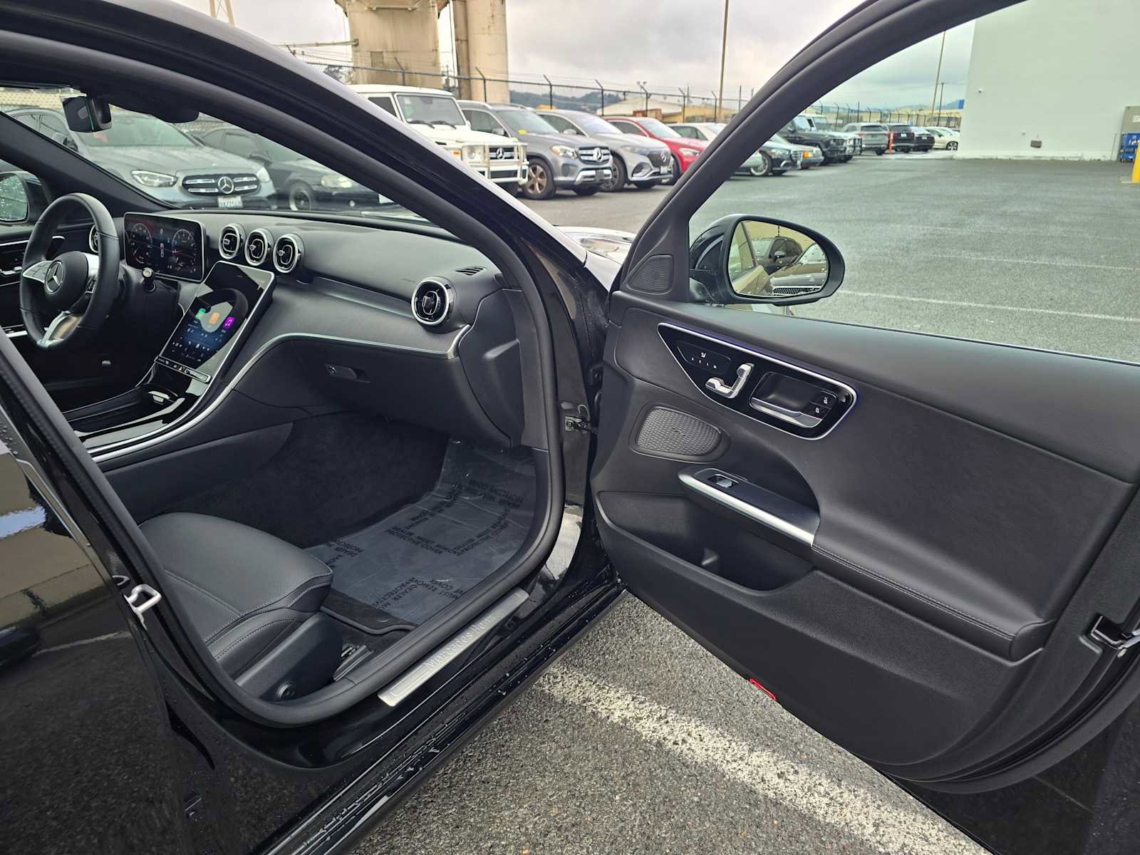 Used 2025 Mercedes-Benz C 300 4MATIC Sedan image 12