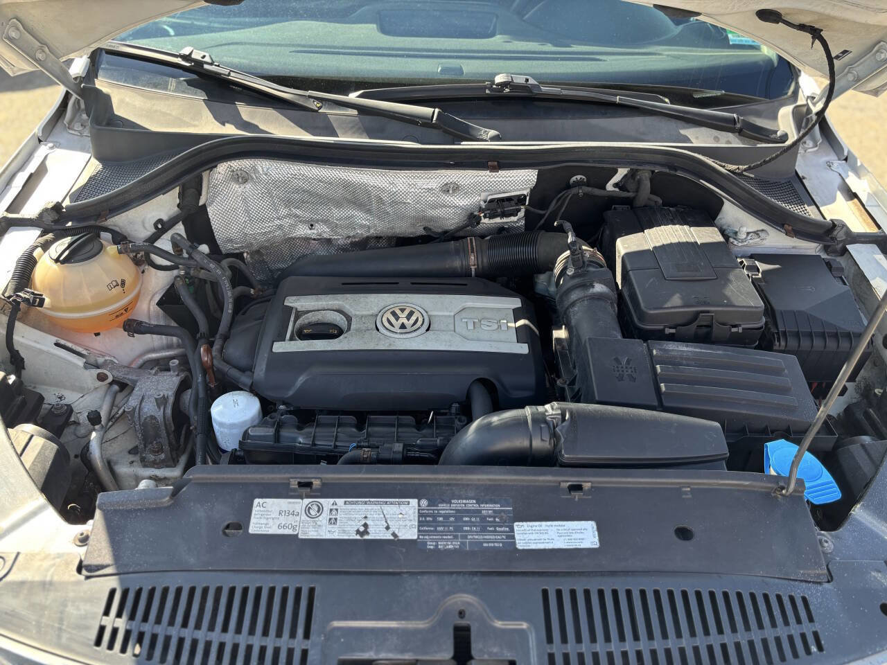 Used 2011 Volkswagen Tiguan S image 33